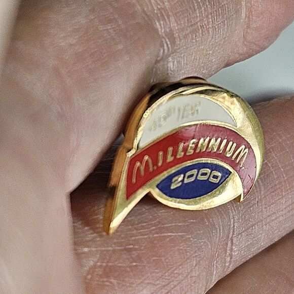 Vintage McDonald's 45th Year Millennium 2000 Lapel Hat Pin Gold Tone - Picture 4 of 10